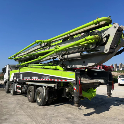 Pompa per calcestruzzo utilizzata montata del camion, pompa concreta diesel elettrica dell'asta del motore 49m